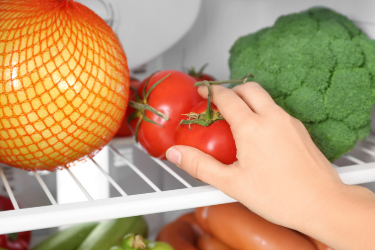 Cosa accade davvero ai pomodori quando vengono messi in frigo